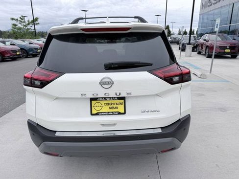 Certified 2023 Nissan Rogue SV w/ SV Premium B Package AWD/4WD image 8
