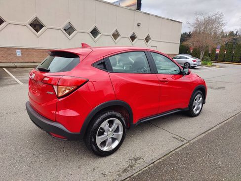 Used 2018 Honda HR-V LX image 2