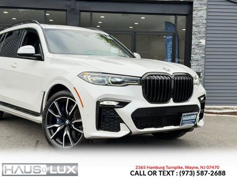 Used 2021 BMW X7 xDrive40i w/ M Sport Package AWD/4WD image 3