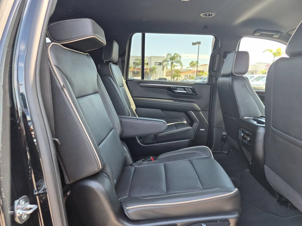 Used 2026 Chevrolet Suburban Premier AWD/4WD image 27