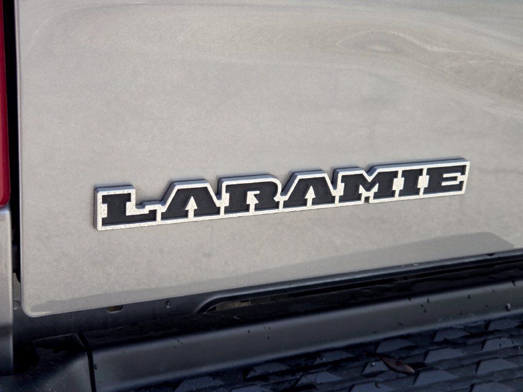 Used 2024 RAM 3500 Laramie AWD/4WD image 9