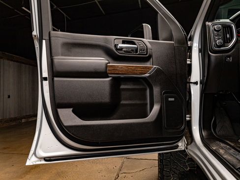 Used 2022 Chevrolet Silverado 2500 High Country w/ Technology Package image 28