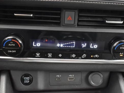 Used 2023 Nissan Rogue SV image 31