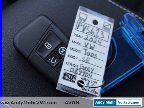 Used 2024 Volkswagen Taos SE image 33