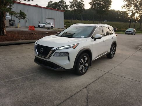 Used 2023 Nissan Rogue SL w/ SL Premium Package FWD image 25