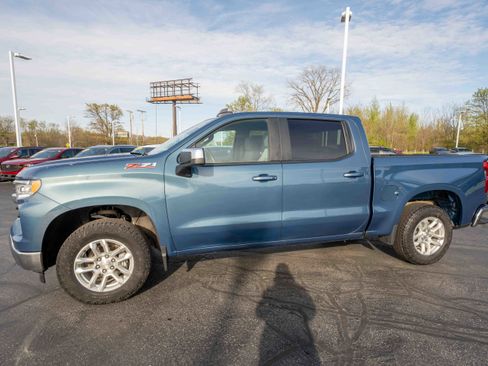Used 2024 Chevrolet Silverado 1500 LT w/ Z71 Off-Road Package image 3