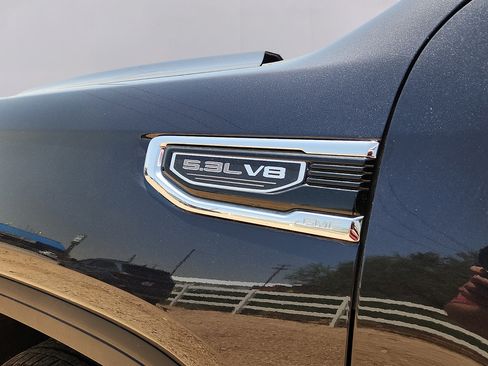 Used 2025 GMC Sierra 1500 SLT AWD/4WD image 24