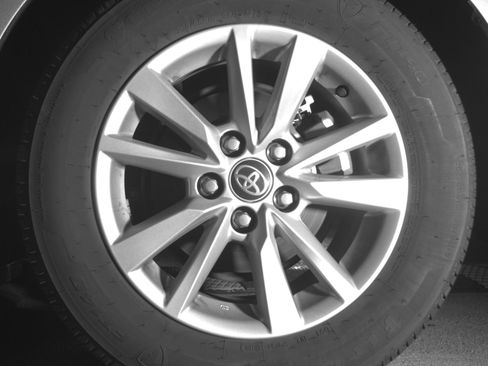 Used 2025 Toyota Camry LE FWD image 14