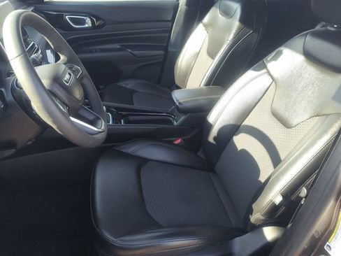 Used 2022 Jeep Compass Latitude AWD/4WD image 11