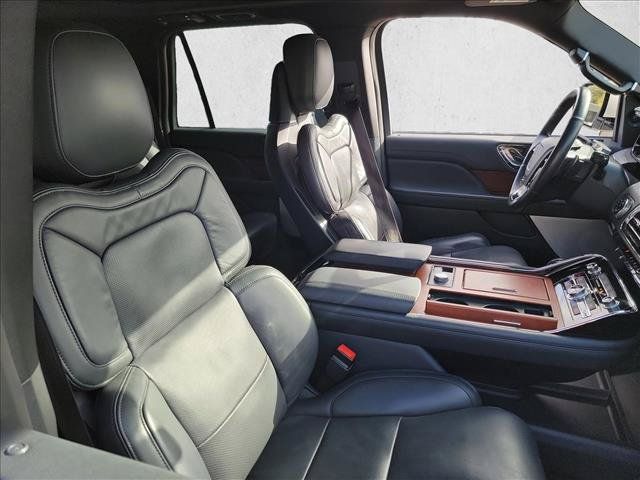 Used 2023 Lincoln Navigator L Reserve AWD/4WD image 12