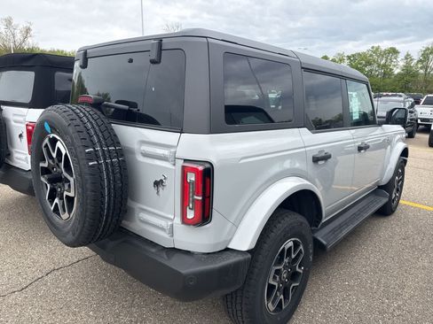 New 2026 Ford Bronco Outer Banks AWD/4WD image 11