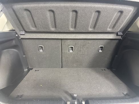 Used 2025 Hyundai Venue SEL FWD image 24