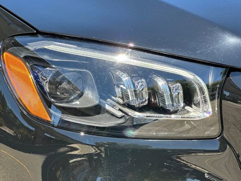 Used 2022 Mercedes-Benz GLS 450 4MATIC image 11
