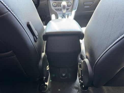 Used 2014 Ford Focus Titanium FWD image 8