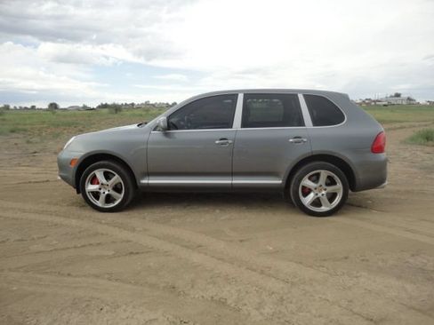 Used 2006 Porsche Cayenne Turbo S AWD/4WD image 2