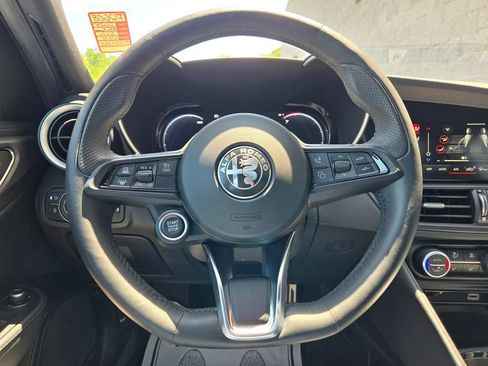 Used 2024 Alfa Romeo Giulia Ti w/ Active Assist Plus Package AWD/4WD image 17