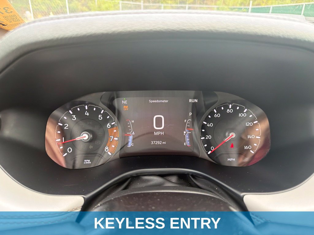 Used 2025 Jeep Compass Limited AWD/4WD image 3