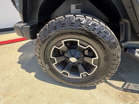 Used 2015 Jeep Wrangler Unlimited Rubicon AWD/4WD image 34