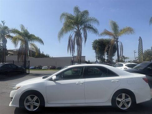 Used 2013 Toyota Camry SE FWD image 5