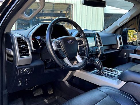 Used 2017 Ford F150 Lariat image 10