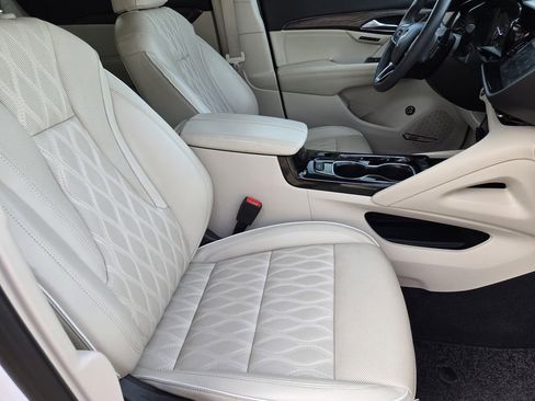 Used 2022 Buick Envision Avenir w/ Technology Package II image 13