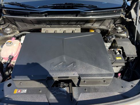 Used 2024 Kia Niro Wind w/ Wind Preserve Package FWD image 20