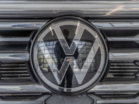 Used 2024 Volkswagen Atlas SE AWD/4WD image 5