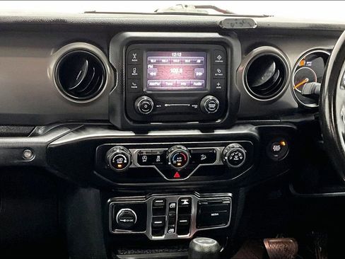 Used 2021 Jeep Wrangler Unlimited Sport AWD/4WD image 7