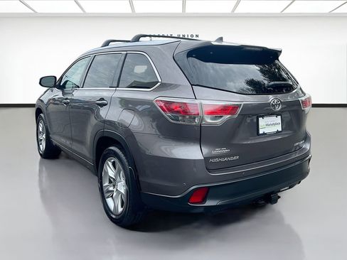 Used 2015 Toyota Highlander Limited image 3