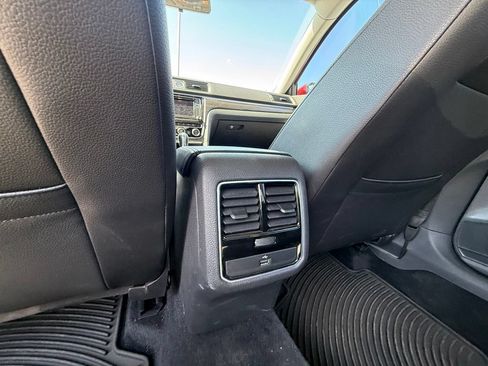 Used 2017 Volkswagen Passat 1.8T SE FWD image 17