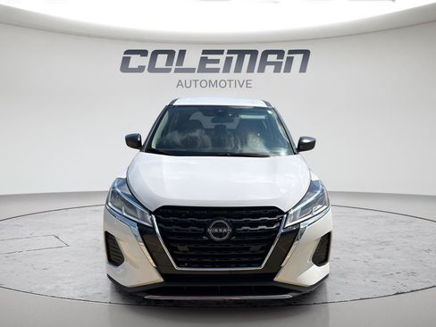 Used 2024 Nissan Kicks S FWD image 2