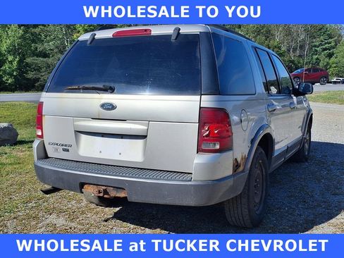 Used 2004 Ford Explorer XLT image 5