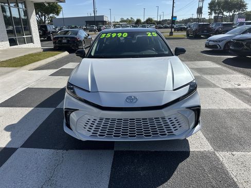 Used 2025 Toyota Camry XSE image 2