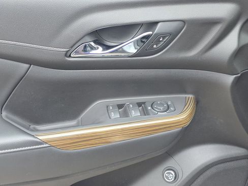 Used 2021 GMC Acadia SLE w/ Driver Convenience Package AWD/4WD image 29