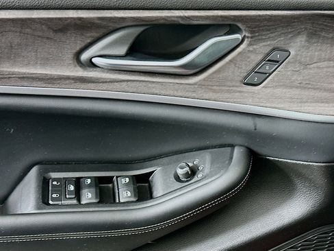 Used 2024 Jeep Grand Cherokee Limited image 15