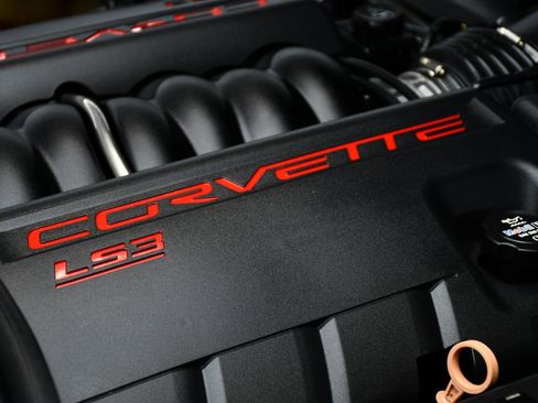 Used 2011 Chevrolet Corvette Grand Sport w/ Preferred Equipment Group RWD image 17