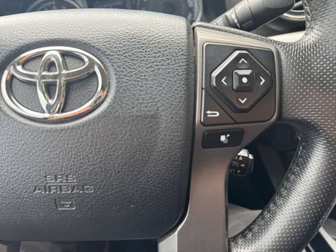 Used 2017 Toyota Tacoma SR5 w/ Tow Package AWD/4WD image 30