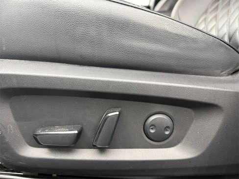 Used 2023 Mitsubishi Outlander SEL Black Edition image 13