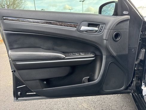 Used 2022 Chrysler 300 Touring L w/ Popular Equipment Group image 11