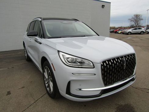 Used 2025 Lincoln Corsair Grand Touring w/ Equipment Group 301A AWD/4WD image 8