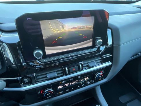 Used 2025 Nissan Pathfinder SV w/ SV Premium Package image 47