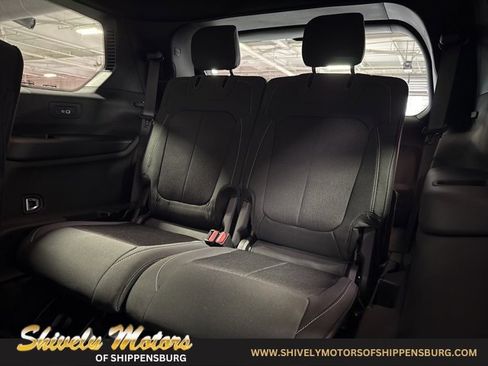 New 2025 Jeep Grand Cherokee L Laredo w/ Luxury Tech Group I image 31