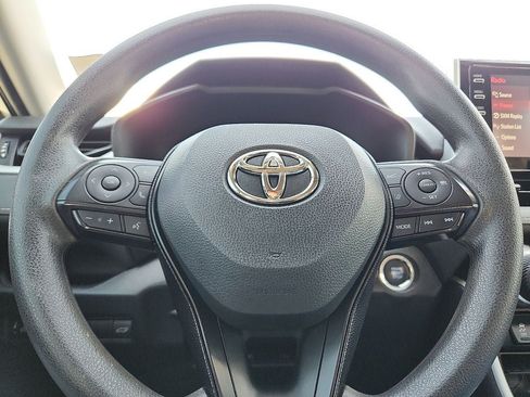 Used 2021 Toyota RAV4 XLE w/ Convenience Package FWD image 29