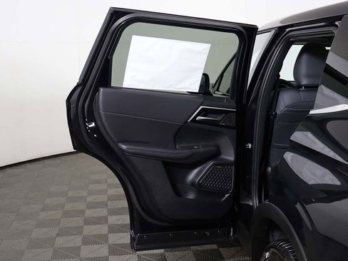 New 2025 Mitsubishi Outlander SE FWD image 25
