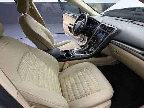 Used 2016 Ford Fusion SE FWD image 45