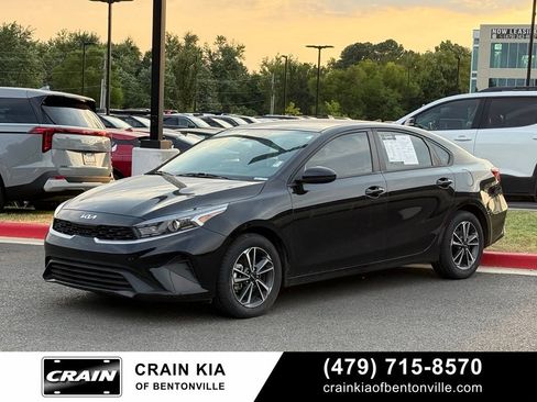 Certified 2024 Kia Forte LXS FWD image 3