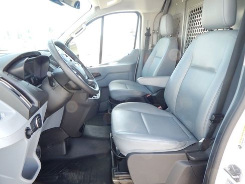 Used 2019 Ford Transit 250 130 Low Roof image 18
