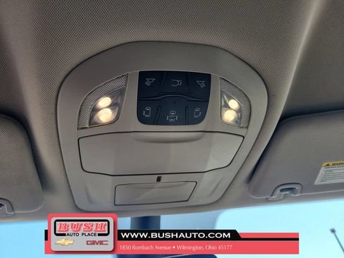 Used 2024 Chrysler Pacifica Touring-L FWD image 30
