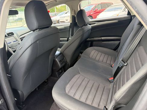 Used 2020 Ford Fusion SE FWD image 21
