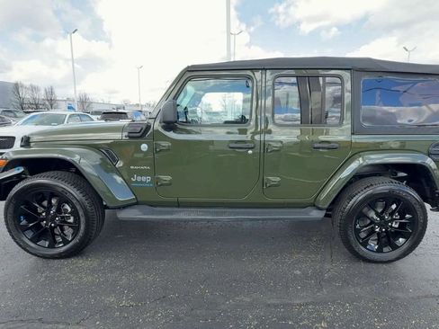 Used 2023 Jeep Wrangler Unlimited Sahara w/ Cold Weather Group AWD/4WD image 5